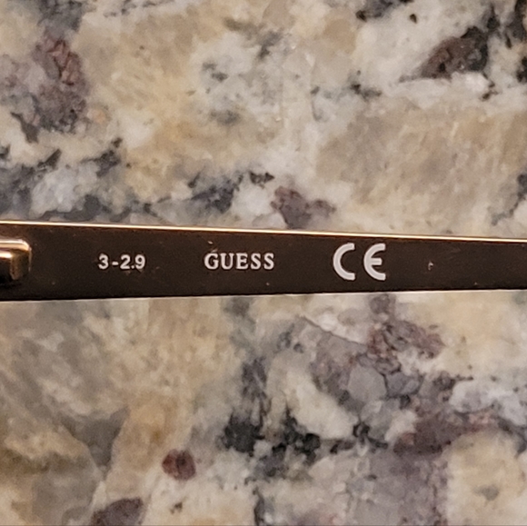 Guess frames - Picture 4 of 4